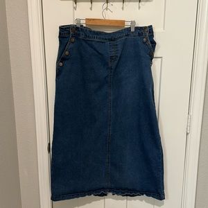 Plus sized blue jean skirt